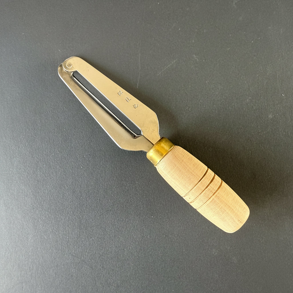 Traditional Peeler - wooden handle