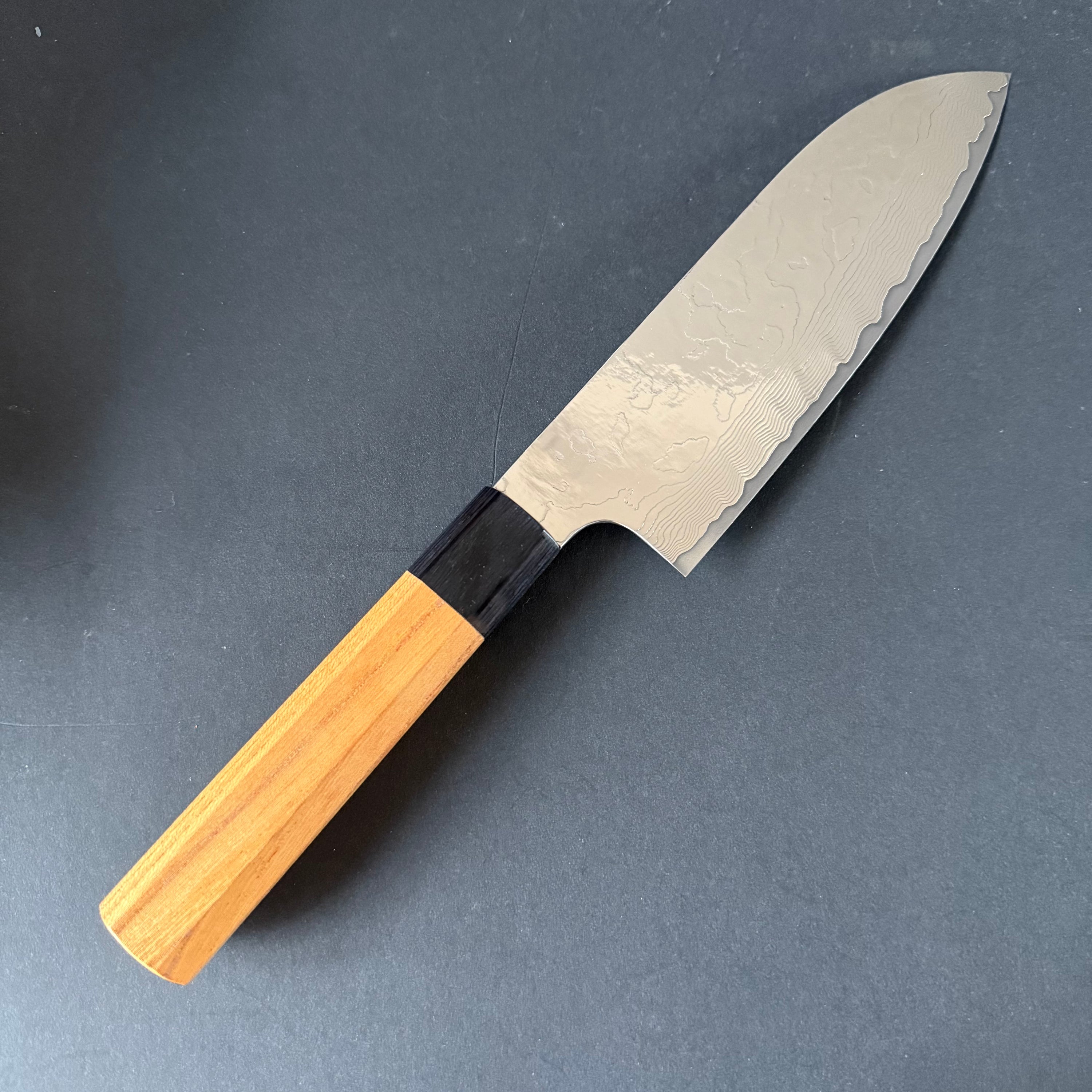 Santoku knife, VG10 stainless steel, damascus finish - Katayama Yuta