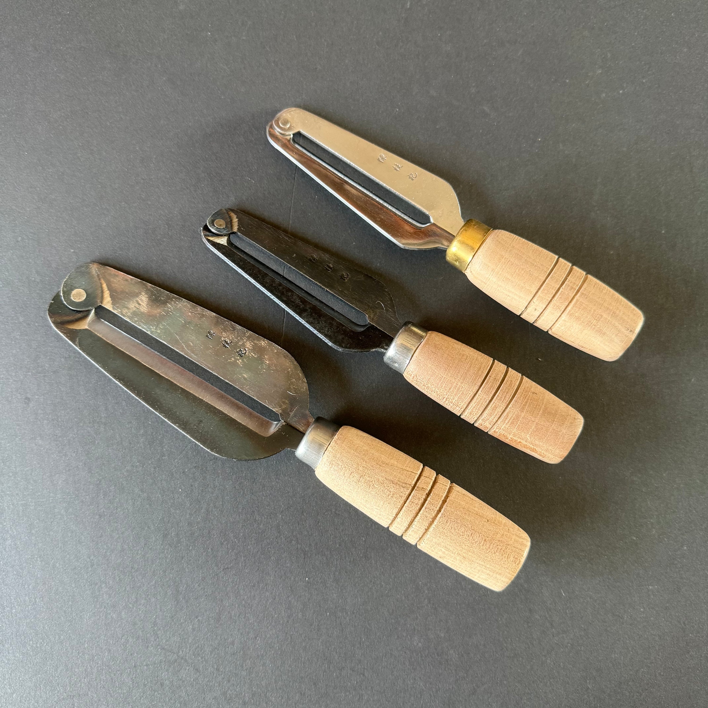 Traditional Peeler - wooden handle