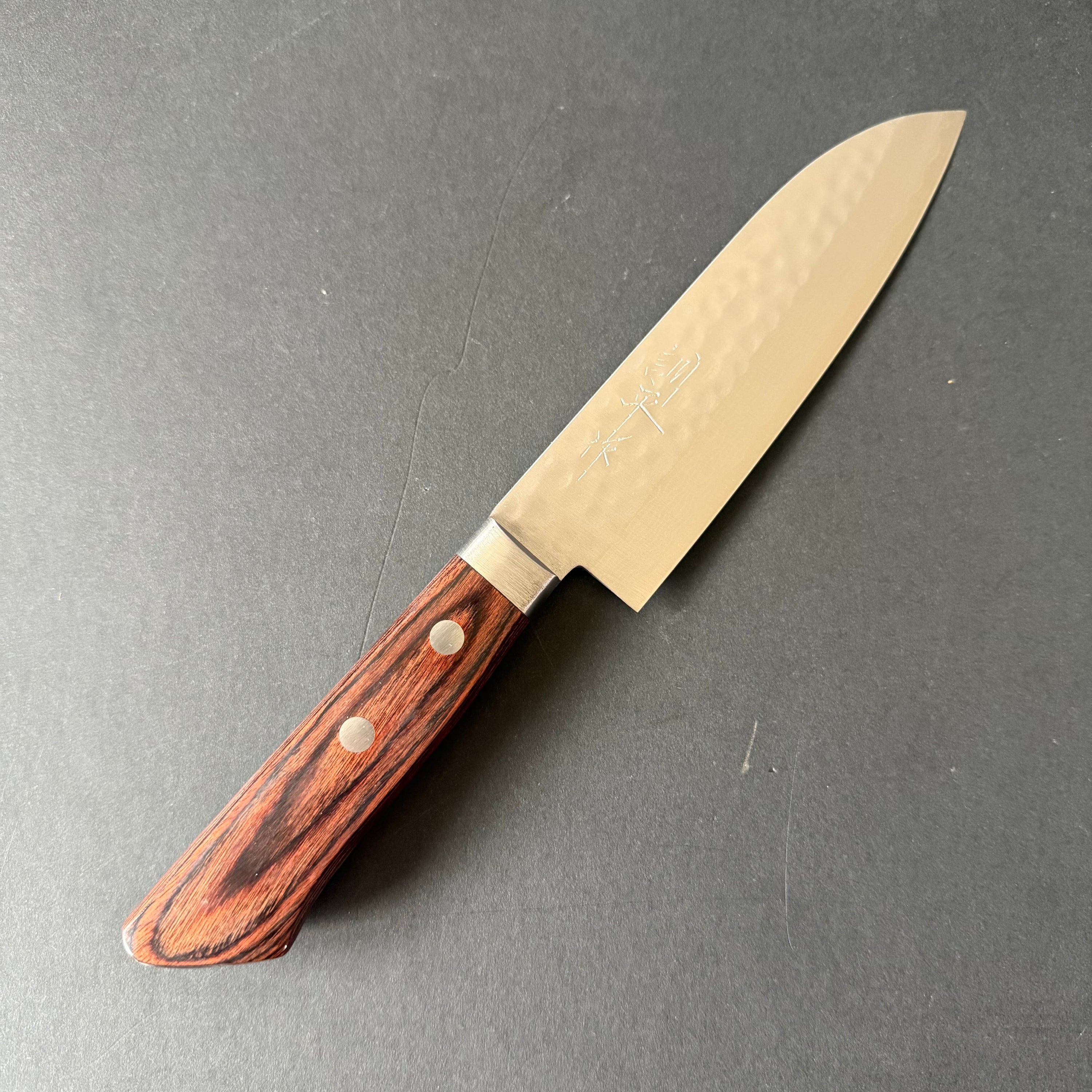 Santoku knife, VG10, Damascus and Tsuchime finish, Kokuryu range - Masutani
