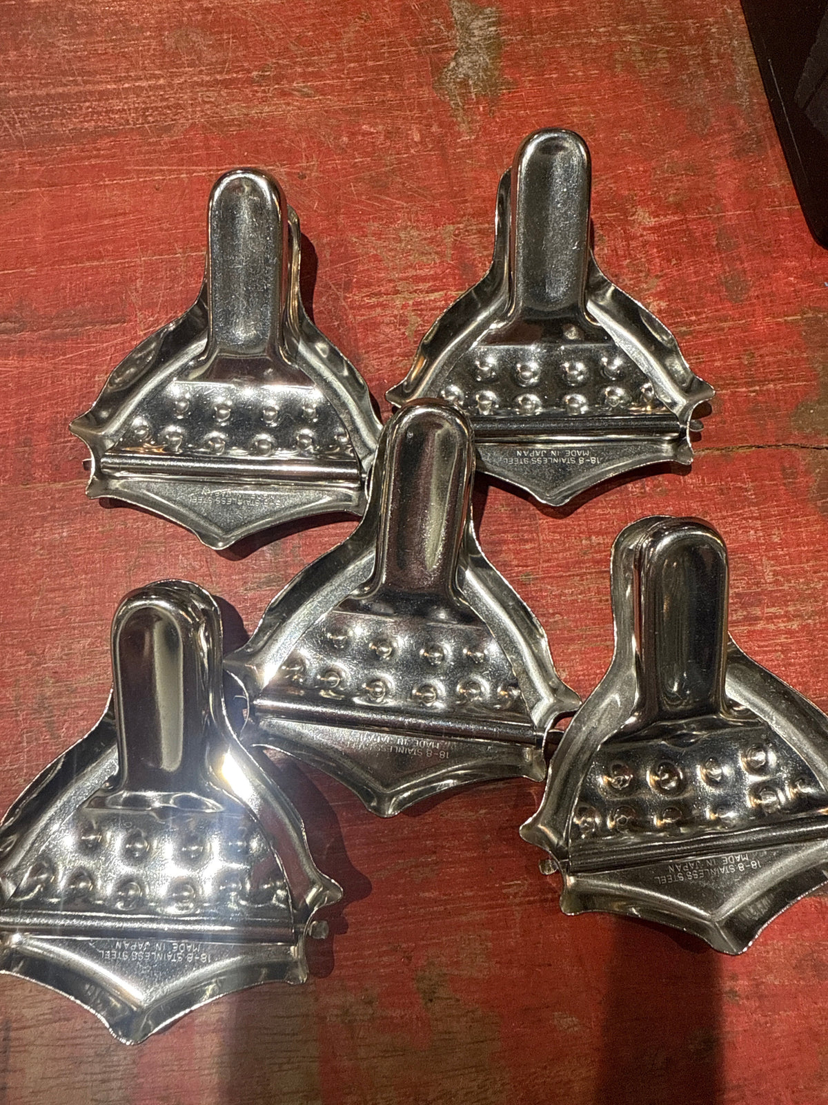 Lemon wedge squeezer