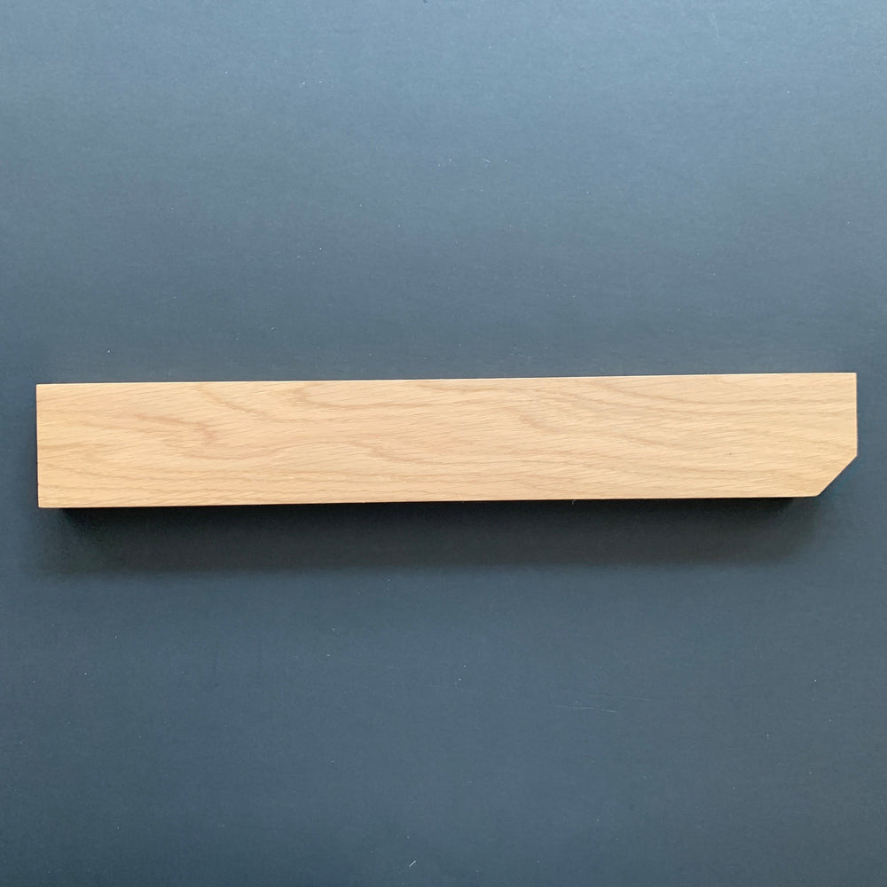 Wall-mounted magnetic knife rack - oak