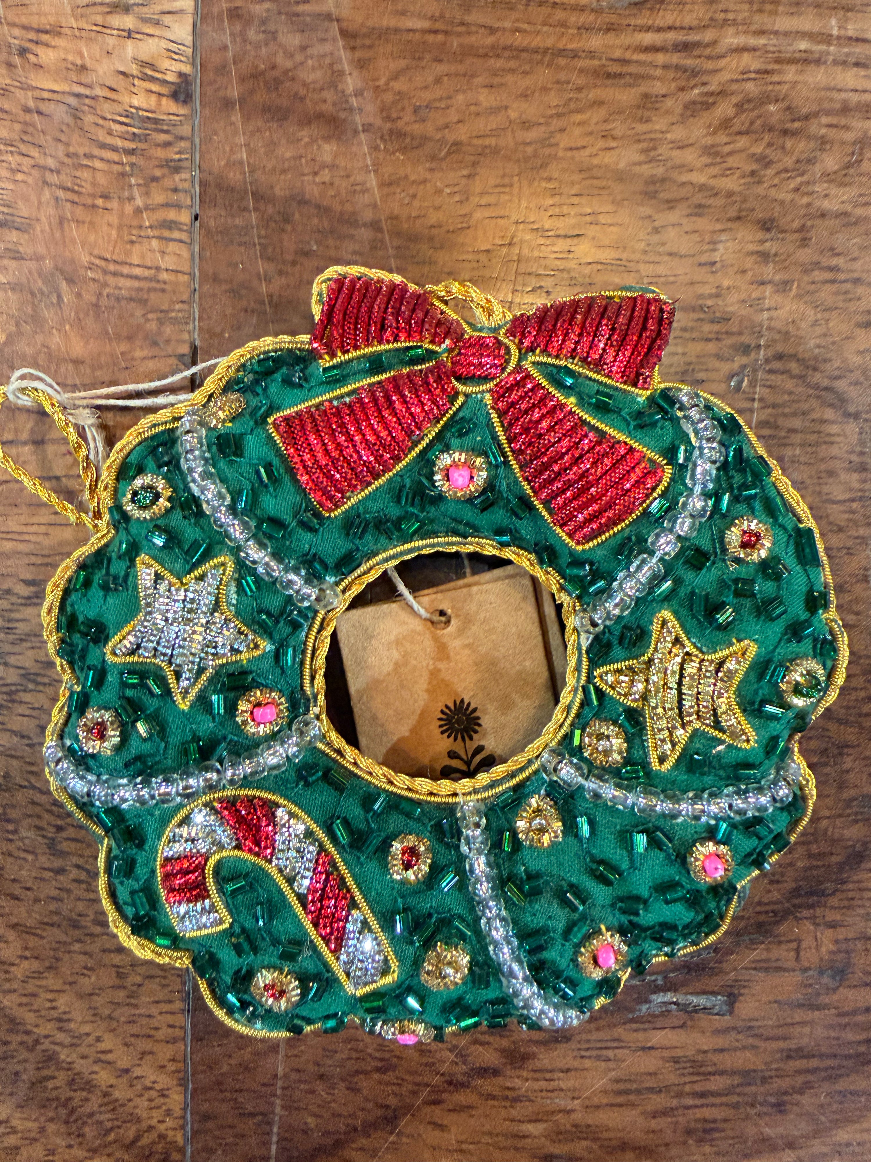 Daisy Snow Embroidered Decorations
