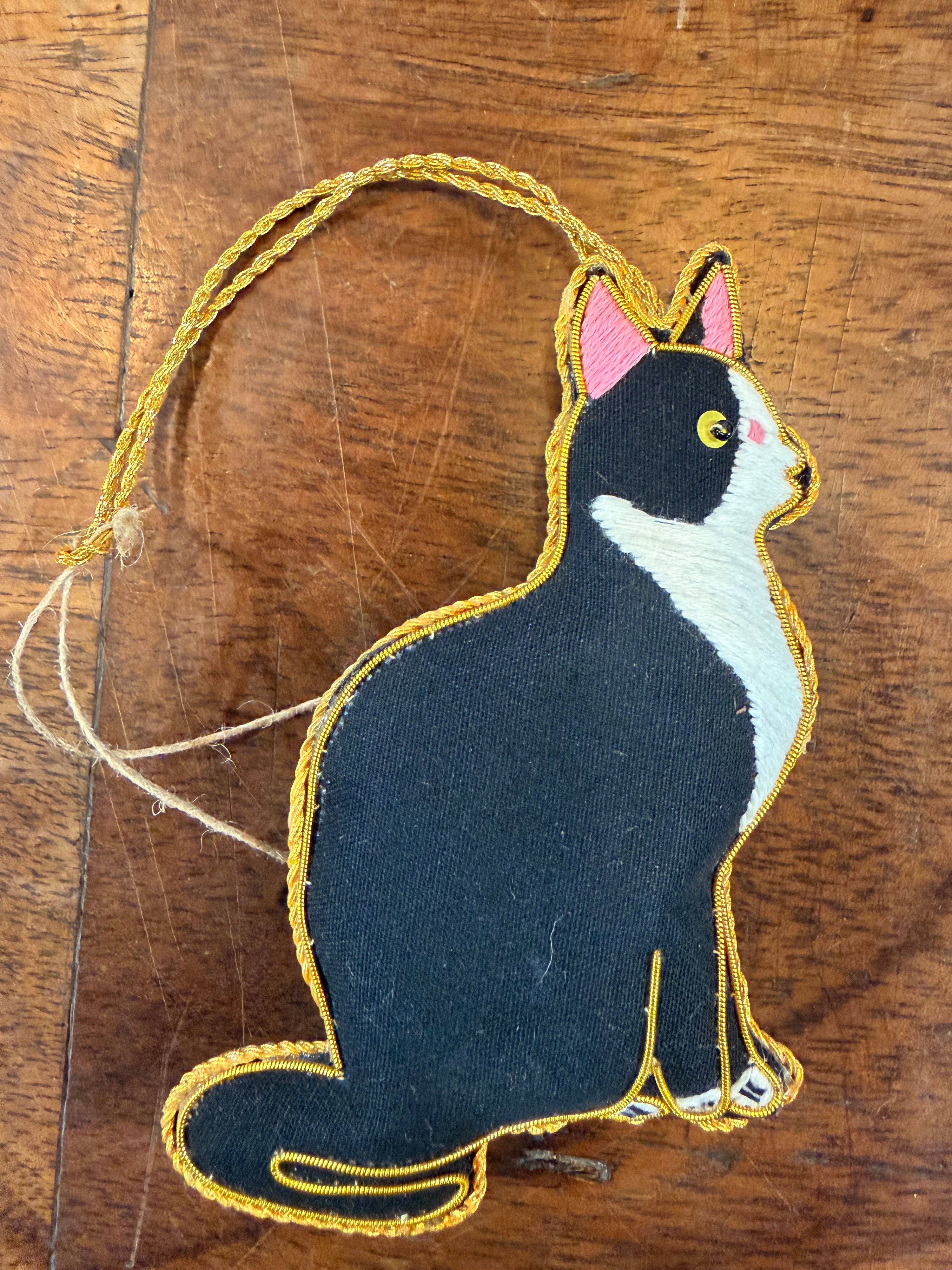 Daisy Snow Embroidered Decorations