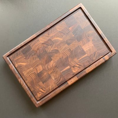 Endgrain chopping board - Walnut
