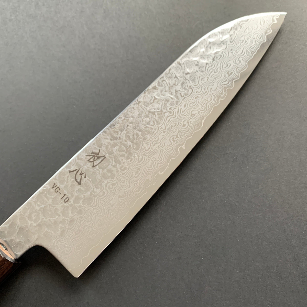 Santoku knife, VG10 Stainless Steel, Tsuchime Damascus finish, Hayabusa range - Hatsukokoro