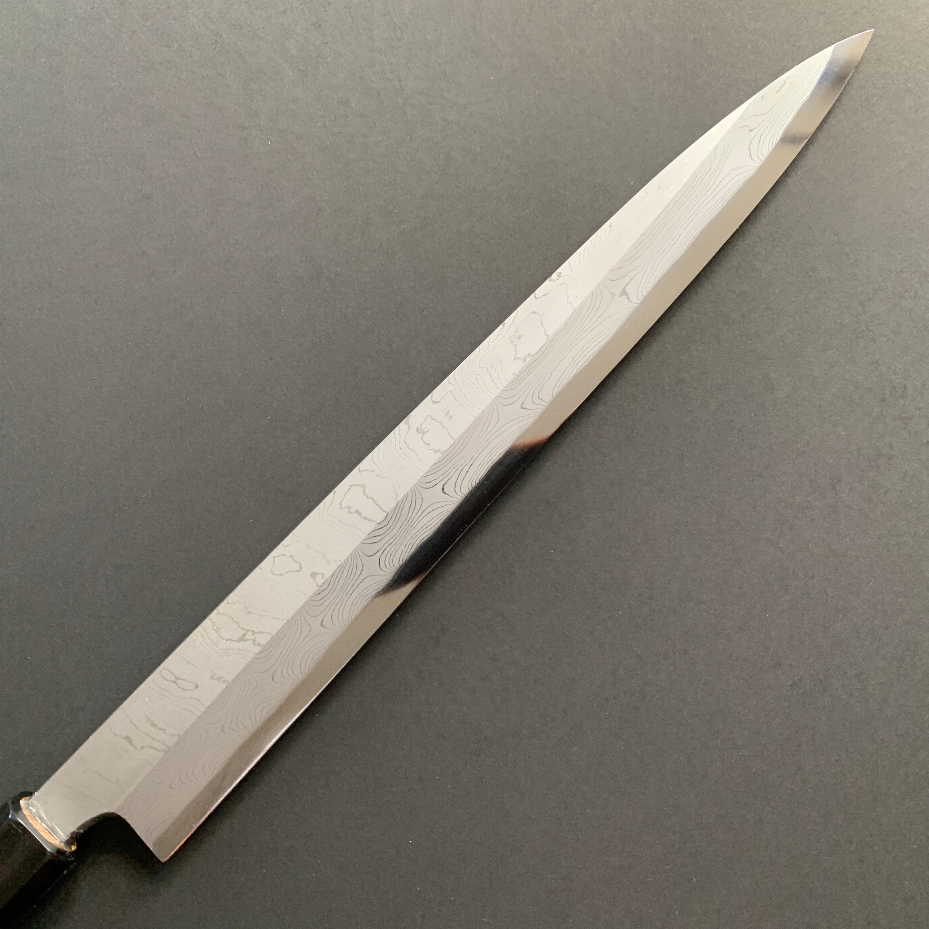 Yanagiba knife, Shirogami 2 Carbon Steel, Damascus finish, Hyomon range - Hatsukokoro