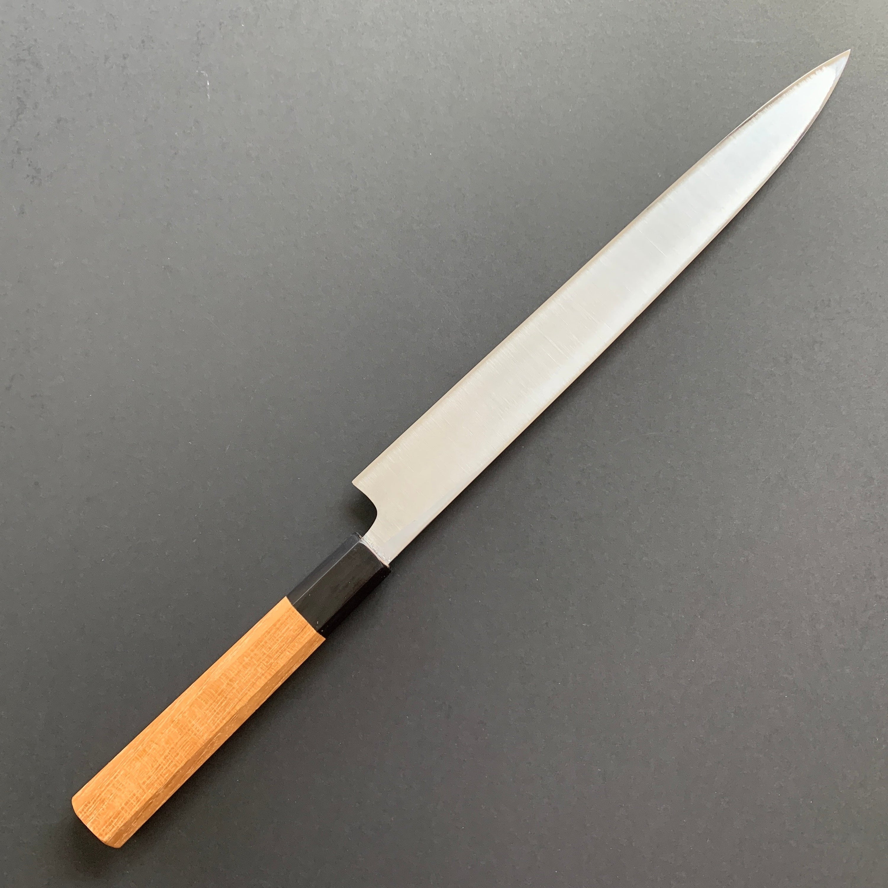 Yanagiba knife, Shirogami 2 Carbon Steel, Damascus finish, Hyomon range - Hatsukokoro