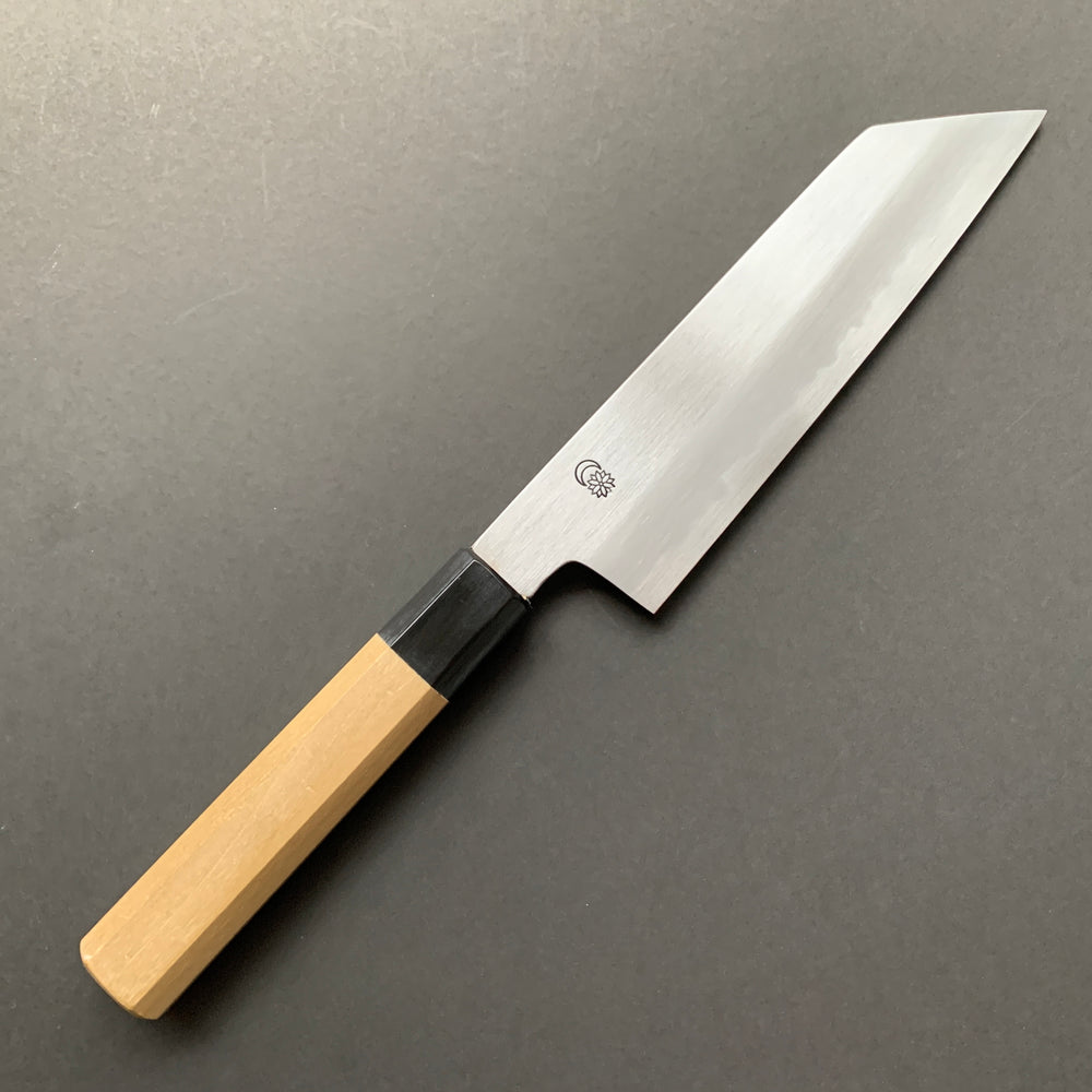 Kiritsuke Santoku Knife, Shirogami 2 with iron cladding, Kasumi finish, Kikuzuki Kasumi range - Sakai Kikumori