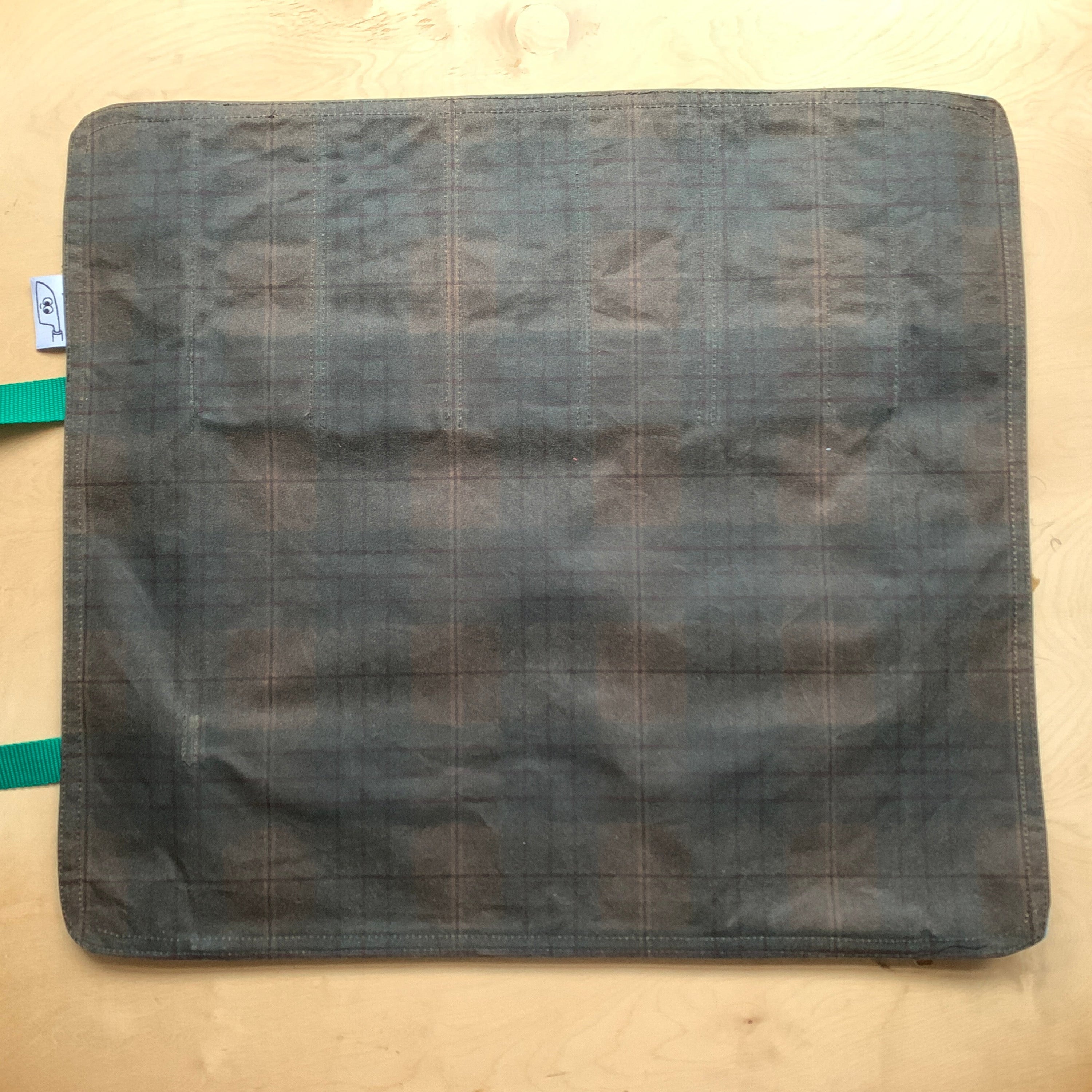 Kitchen Provisions Merch - The Knife Roll - WAX COTTON II - Design E