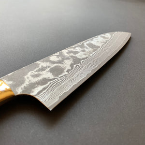 Santoku knife, VG10 Stainless Steel, Damascus finish, Dyed Cow Horn western style handle - Saji