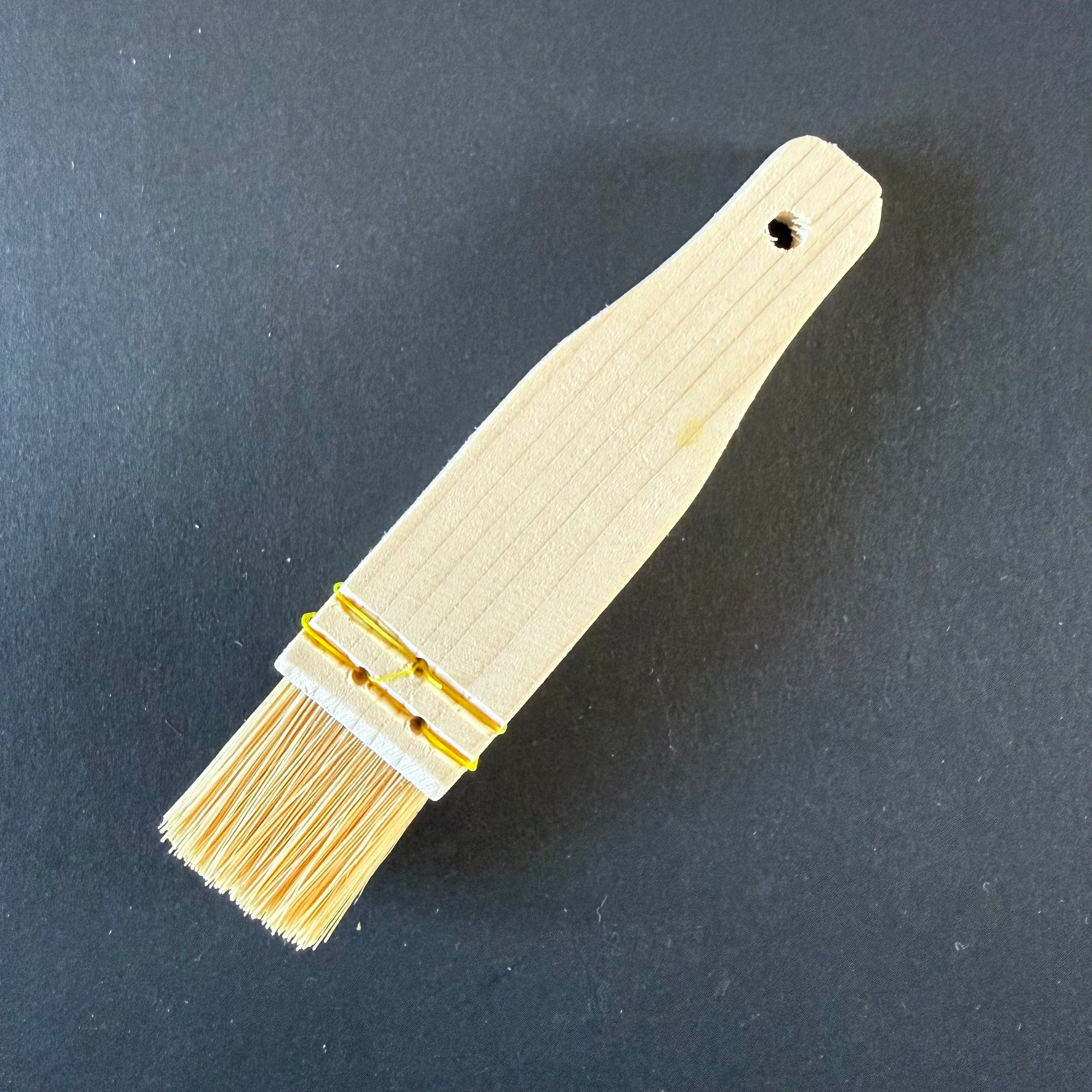 Pakin fibre brush for oroshiki grater - wooden handle