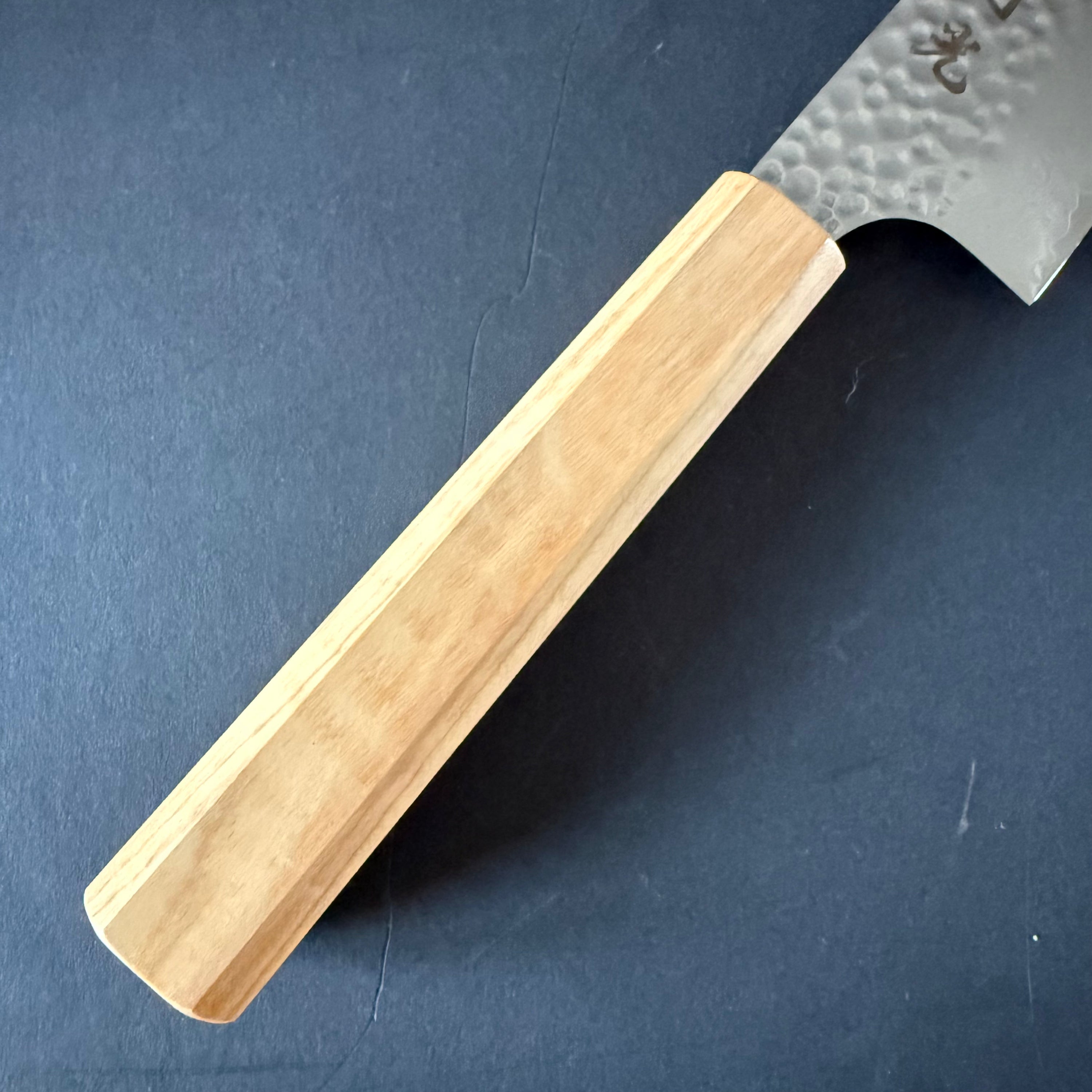 Santoku knife, VG10, Tsuchime Damascus finish - Taka range