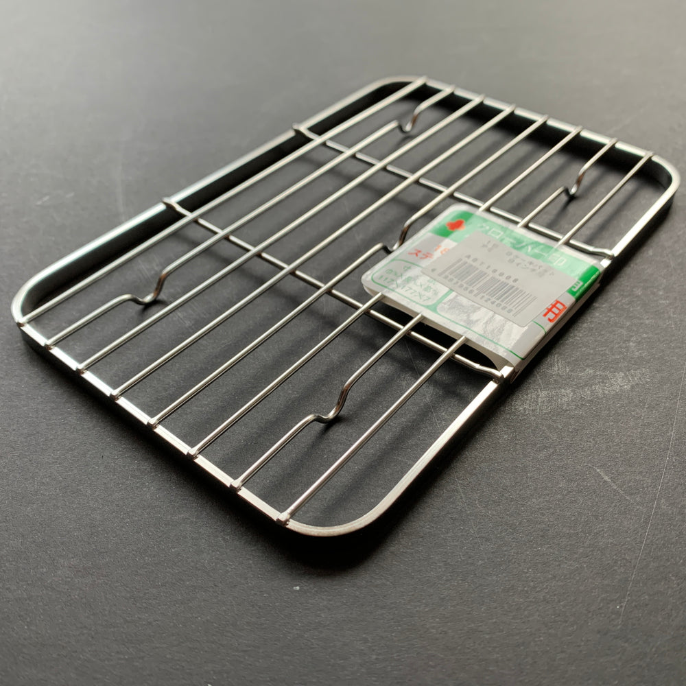 Wire racks for trays – Kitchen Provisions