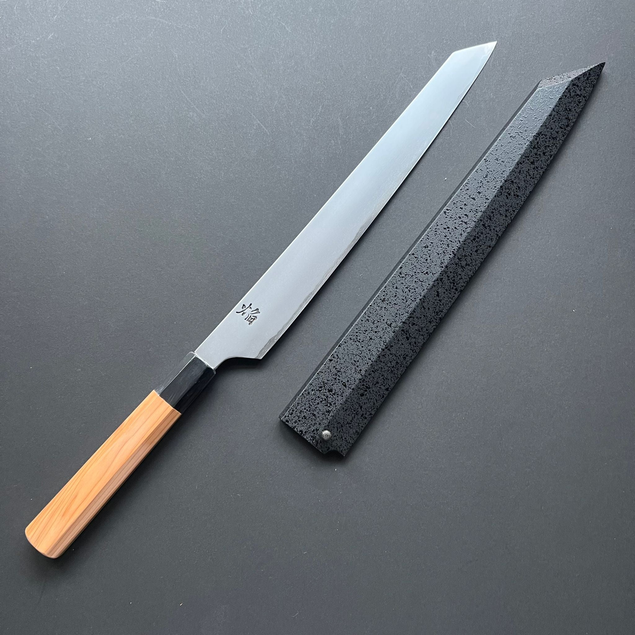 Kengata Yanagiba knife, Aogami 2 carbon steel with iron cladding, Kasumi finish, Homura series - Sakai Takayuki