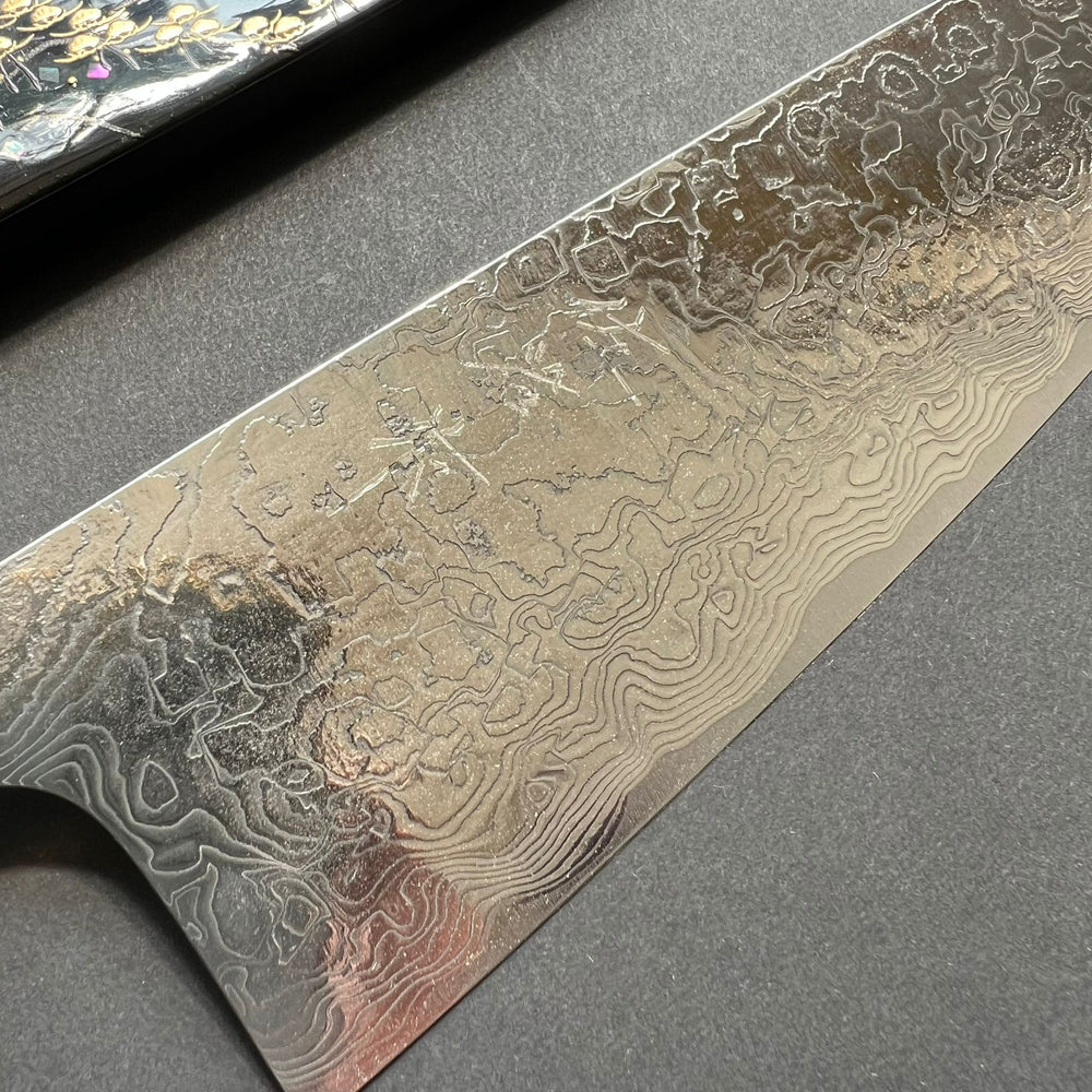 Santoku knife, SG2 stainless steel, Diamond Damascus finish, Maki-e Urushi Lacquered Handle and Saya - Saji