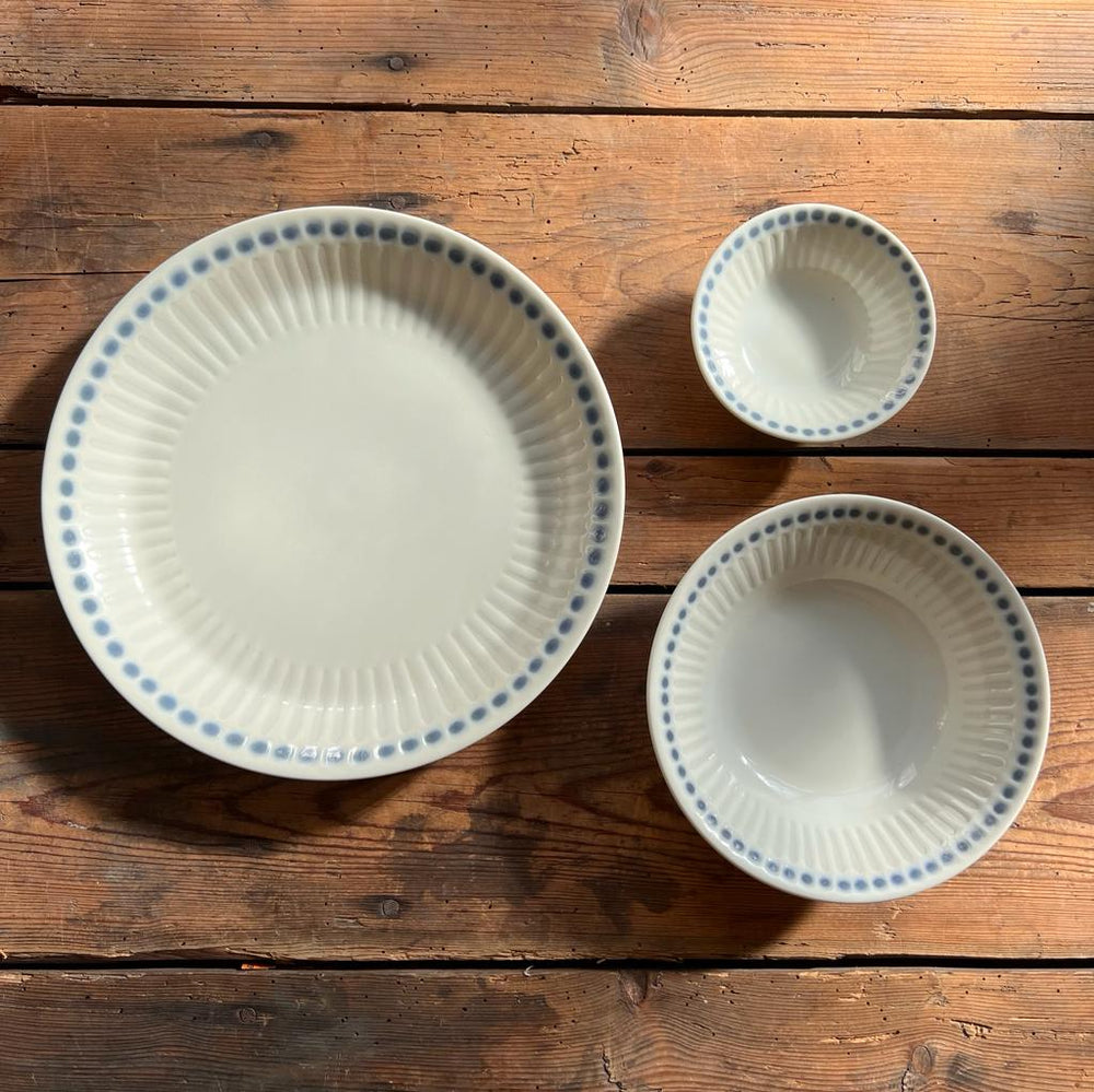 Japanese ceramics - a set of 2 soup bowls 18cm -  White