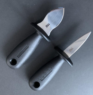 
            
                Load image into Gallery viewer, Oyster shucking knife - Plastic handle - Kitchen Provisions
            
        